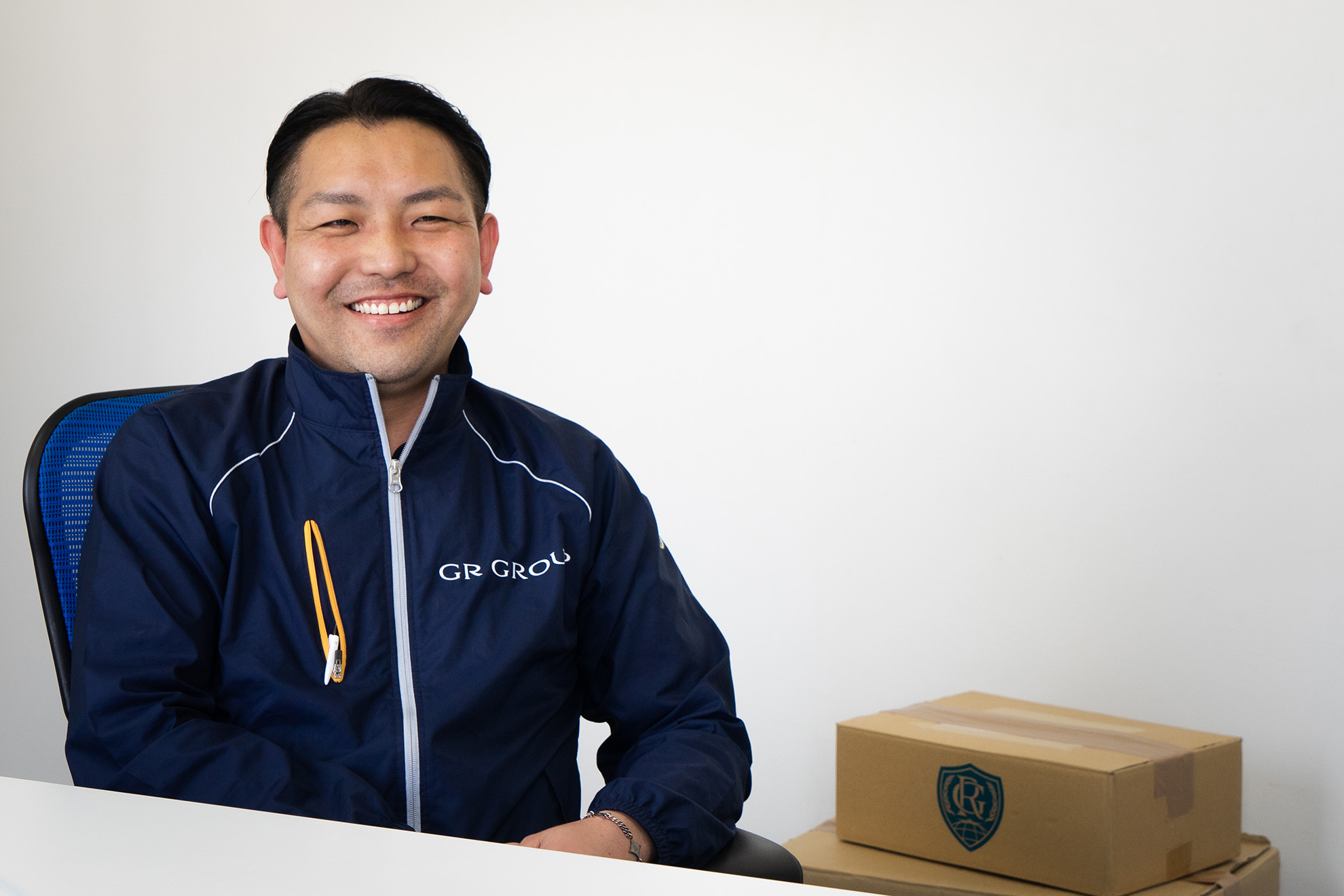 インタビュー中の今野さん